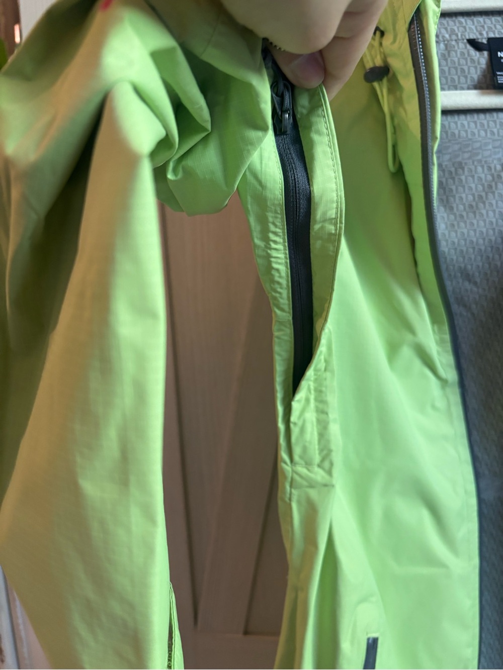 The North Face Lime Green Women's Hooded Jacket - Picture 10 of 14